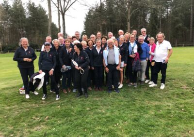 Sortie des 2 équipes de CIS au golf du Champ de Bataille offerte par l’AS ce mercredi 29 mars: un excellent moment de convivialité et de renforcement ‘esprit d’équipe!