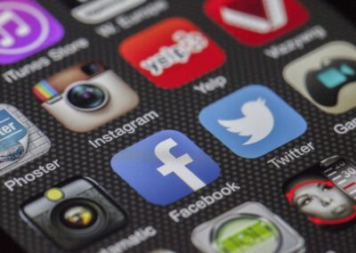 Suivez l’activité de votre AS aussi sur Instagram et sur Facebook